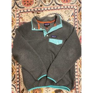 Patagonia fleece with mint accents!
